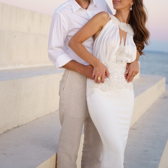 Wedding dress - white. Between size S and M